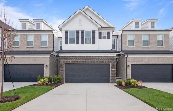 5582 East Spaniel DR, Pittsfield Charter Township, MI 48108
