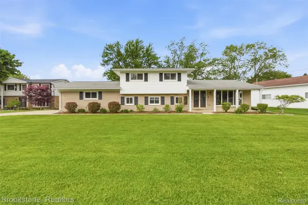 1334 Beemer CT, Oxford Charter Township, MI 48371