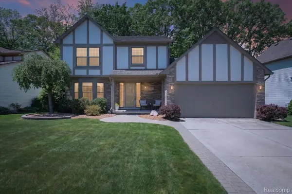7071 Foxcreek DR, Canton Charter Township, MI 48187