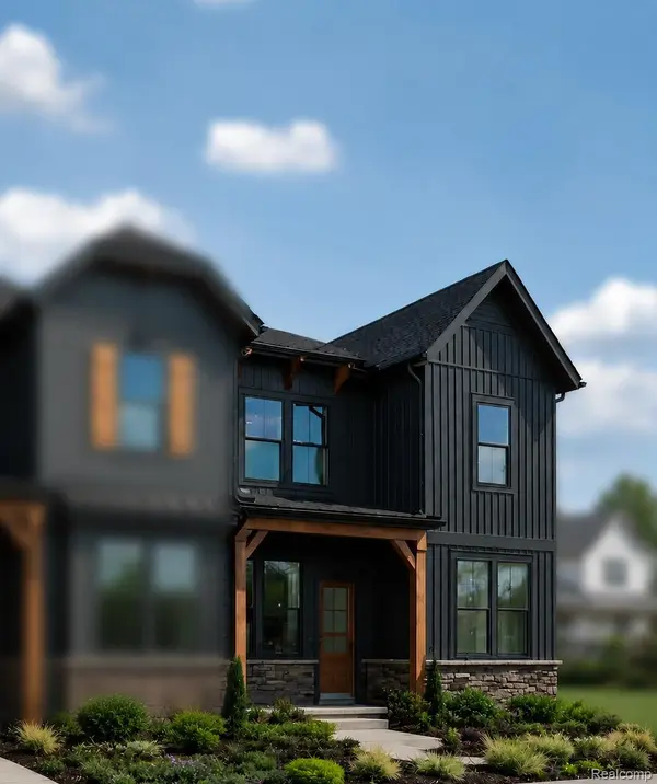 210 Lantana DR, Brighton, MI 48116