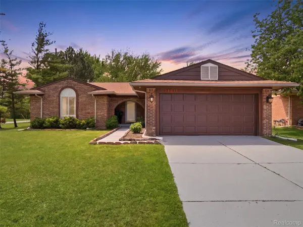 41411 Greenwood DR, Canton Charter Township, MI 48187