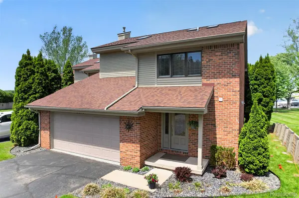 2214 Bowles ST, Fenton Charter Township, MI 48430