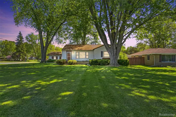 7230 N Center RD, Genesee Charter Township, MI 48458