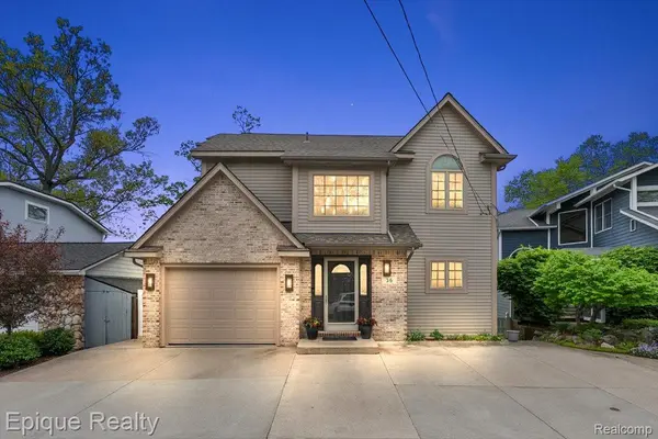 36 Highland AVE, Lake Orion Village, MI 48362
