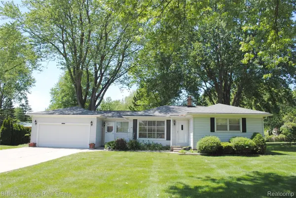 15507 Park LN, Northville Township, MI 48170