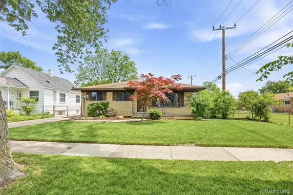 6532 Rockdale ST, Dearborn Heights, MI 48127