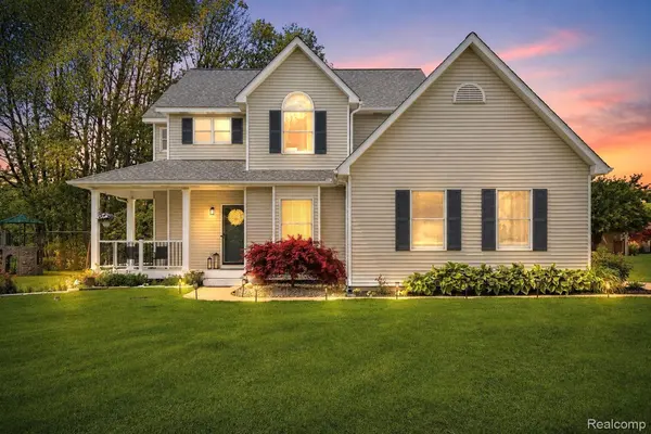 2389 Golfview CIR, Fenton Charter Township, MI 48430