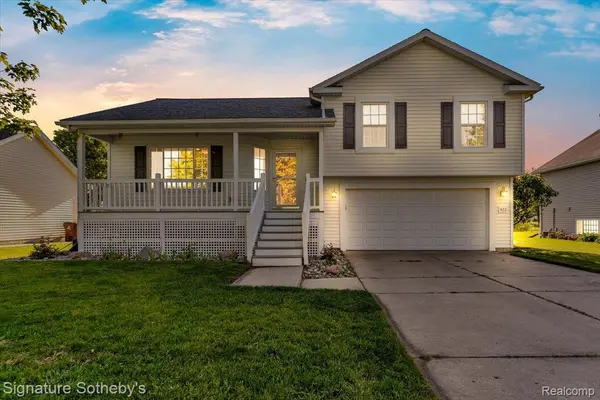 422 Coventry LN, Mason, MI 48854