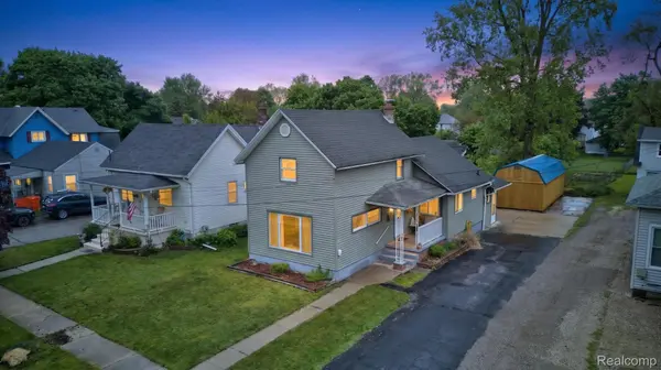 304 W Ridge ST, Owosso, MI 48867