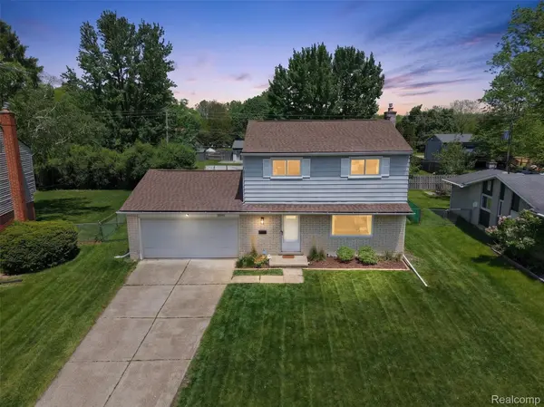 8941 Bristol CT, Superior Charter Township, MI 48198