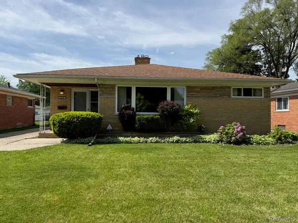 20018 Mauer ST, St. Clair Shores, MI 48080