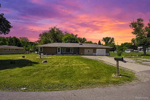 220 Meadow LN, Summit Township, MI 49203