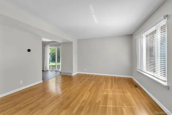 8126 Farnum Avenue, Warren, MI 48093