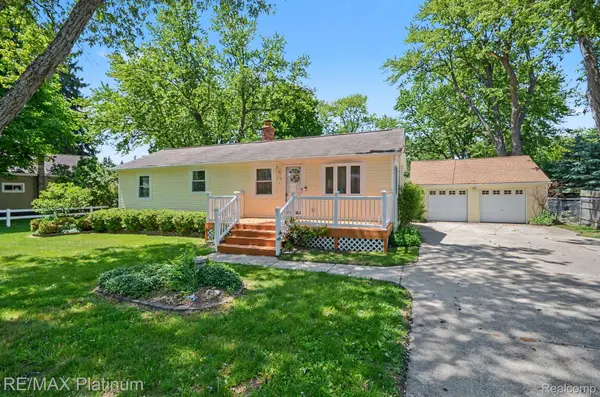 968 Beckley AVE, Oxford Charter Township, MI 48371