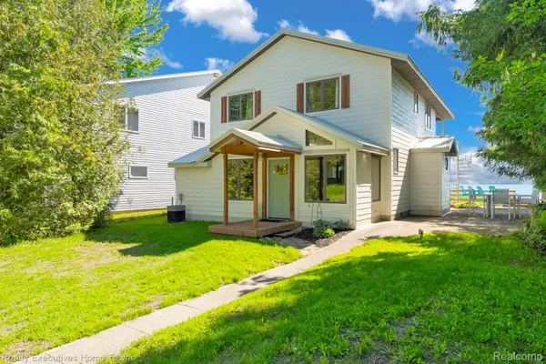 7758 Rest Haven CT, Burtchville Township, MI 48059