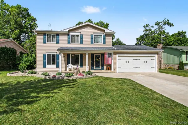 5302 Mill Wheel DR, Grand Blanc Charter Township, MI 48439