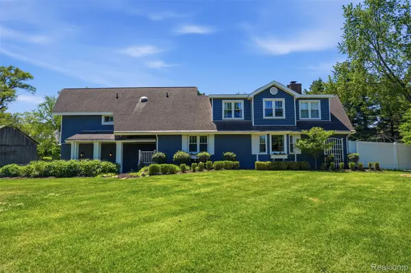 5080 Pleasant Valley RD, Brighton Township, MI 48114