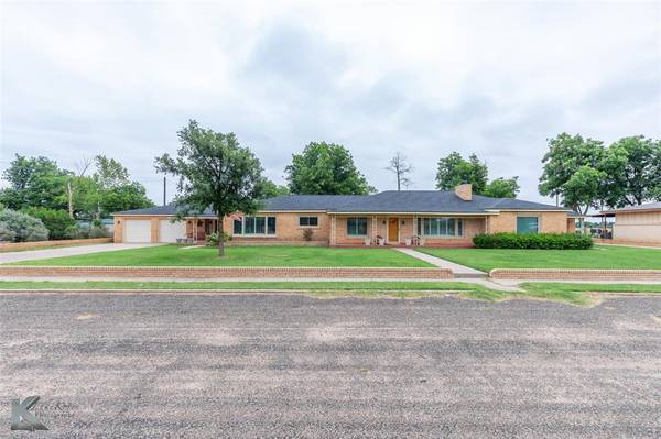 503 S CENTRAL Avenue, Knox City, TX 79529