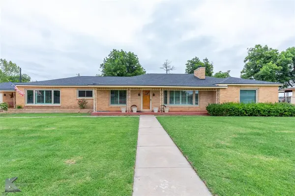 503 S CENTRAL Avenue, Knox City, TX 79529