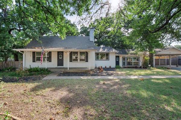 1512 Cardinal Road,  Mansfield,  TX 76063