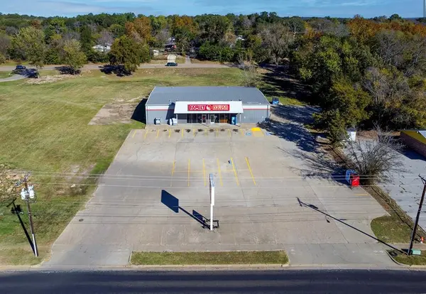 522 W Corsicana Street, Athens, TX 75751