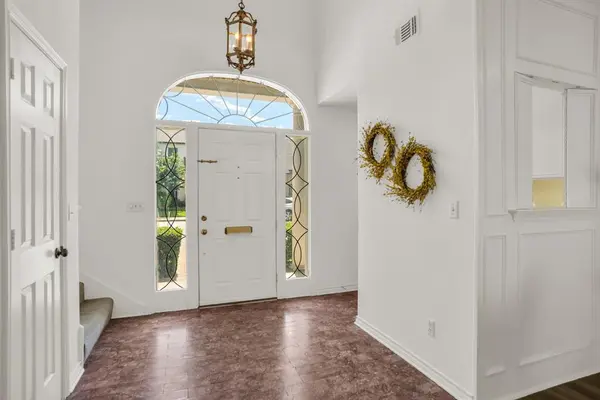 7074 Regalview Circle, Dallas, TX 75248