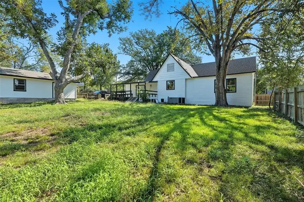 605 N Main Street, Winnsboro, TX 75494