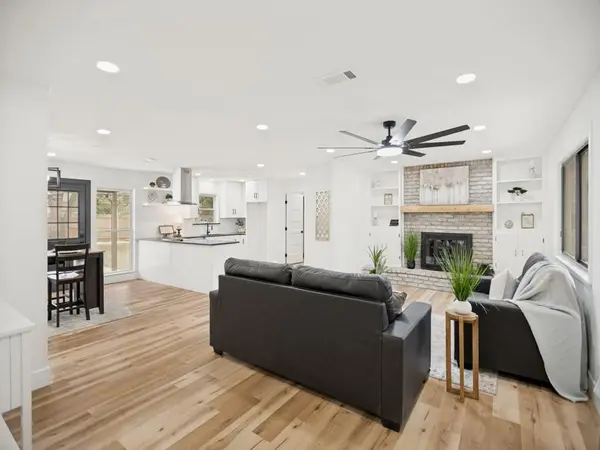 502 Martin Lane, Euless, TX 76040
