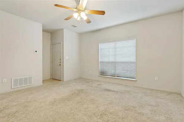 400 Stockard Street, Lake Dallas, TX 75065