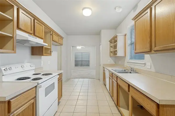 400 Stockard Street, Lake Dallas, TX 75065