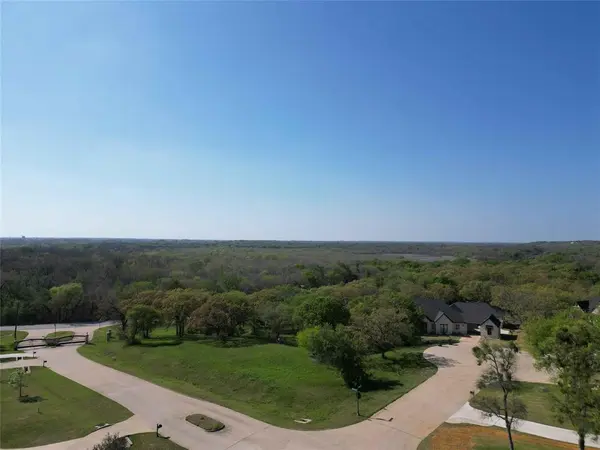 5600 Foothills Court, Cross Roads, TX 76227