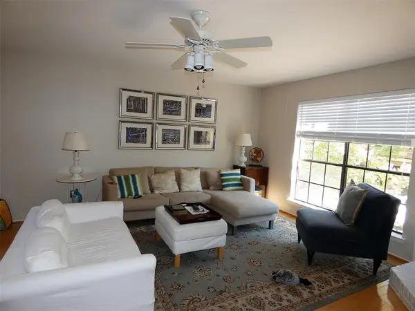7640 W Greenway Boulevard #2D, Dallas, TX 75209
