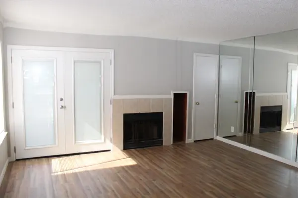 2300 Bamboo Drive #N114, Arlington, TX 76006