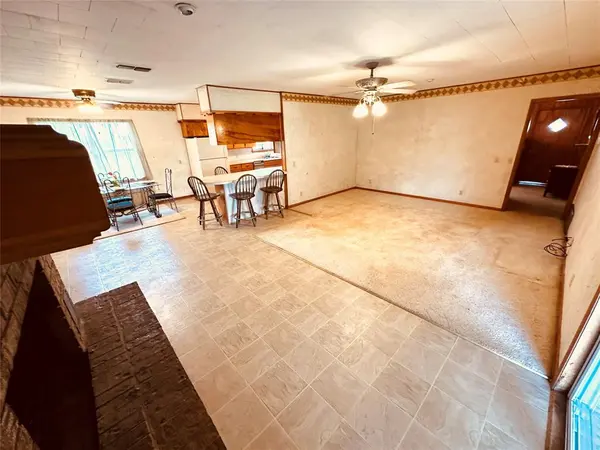 308 N Cotton Belt Avenue, Gustine, TX 76455
