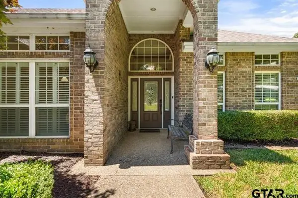 3522 S Island Drive, Chandler, TX 75758