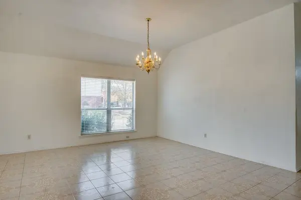 8841 San Joaquin Trail, Fort Worth, TX 76118