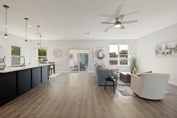 512 Phinney Avenue, Cockrell Hill, TX 75211