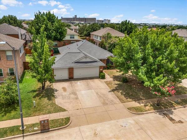 717 Partridge Drive, Saginaw, TX 76131