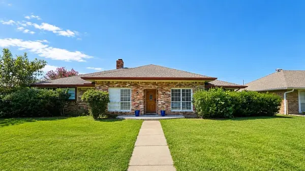 1912 Kentwood Lane, Carrollton, TX 75007