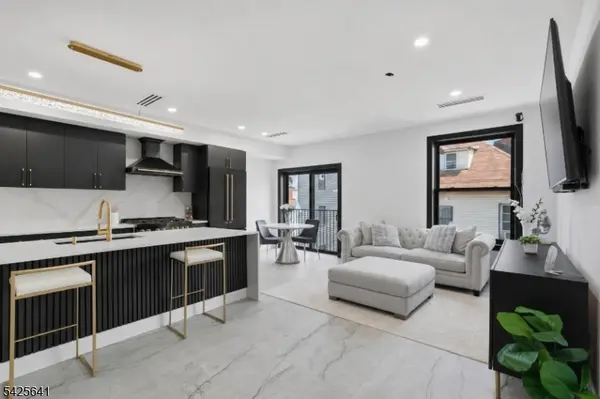 9 Minerva St #2, Jersey City, NJ 07304