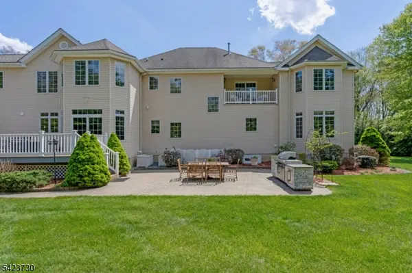17 Constitution Ave, Roxbury Twp., NJ 07876