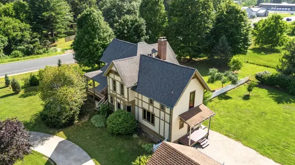 42304 W Red Arrow HWY, Paw Paw Twp, MI 49079