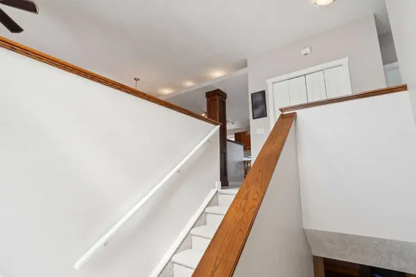 136 Luxstone PL SW, Airdrie, AB T4B 3C2