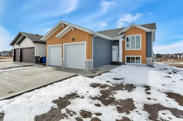 42 Tarzwell AVE,  Red Deer,  AB T4P 0Y9