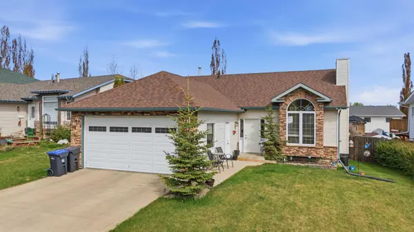 16 Peterson WAY,  Sylvan Lake,  AB T4S 1W8