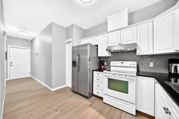 333 Riverfront AVE SE #121, Calgary, AB T2G 5R1