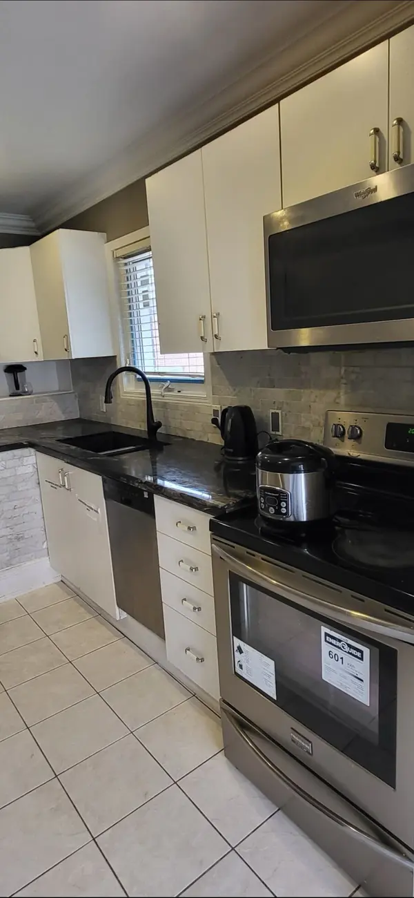 66 Acton AVE, Toronto C06, ON M3H 4H1