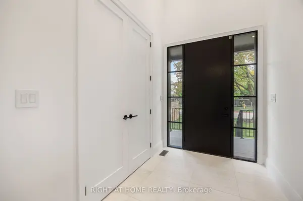 120 Hammell ST, Toronto C06, ON M3H 2P5