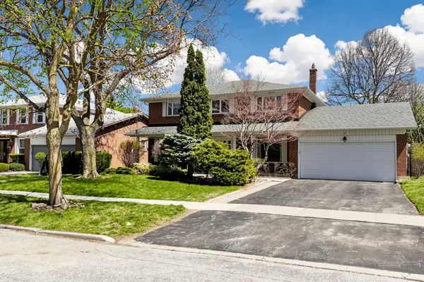 9 Tullamore DR, Toronto C12, ON M2L 2E9