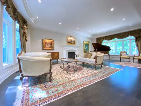 8 Crete CT, Toronto C12, ON M3C 2N6